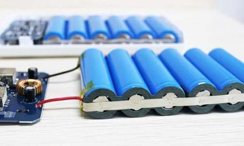 <b>山特UPS电源能用磷酸铁黄片抖音短视频池UPS吗？</b>