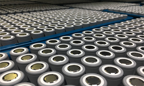 <b>磷酸铁黄片抖音短视频池包和三元黄片抖音短视频池，谁才是储能电池赢家?</b>