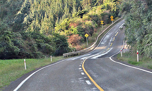 <b>铁黄片抖音短视频池UPS电源在高速公路供电系统上的应用</b>