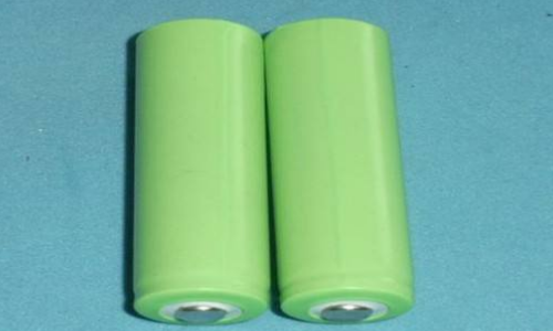 <b>特斯拉采用镍钴铝电池给黄片抖音短视频池同行重新燃起了希望</b>